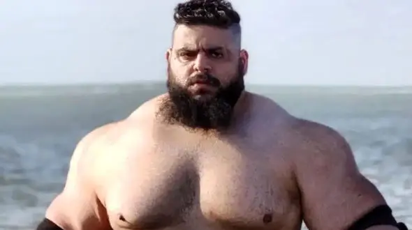 هالک ایرانی با همان ژست و اداهای سابق برگشت/ وعده مربی درباره آینده سجاد غریبی!!!+فیلم