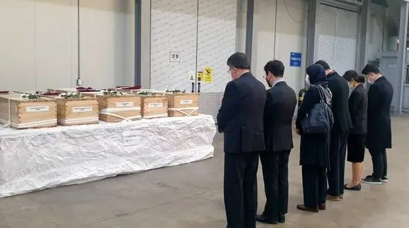 پیکرهای ایرانیان جان باخته در حادثه سئول به تهران ارسال شد + اسامی و عکس