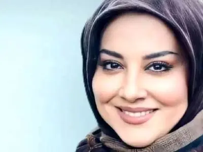 فیلم / نگاهی به چیدمان مجلل خانه آشا محرابی، بازیگر سریال صفا با خانواده/ خانه دوبلکس مدرن با دکوراسیون و مبلمان بی نظیر 