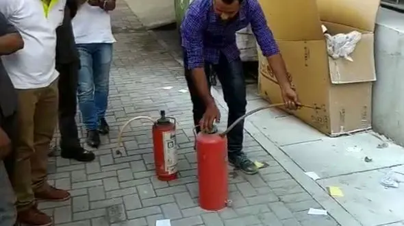 پرواز سیلندر پودری / این فیلم را ببینید و مراقب باشید