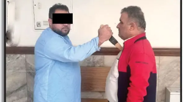 قتل پسر 18 ساله با ضربه چاقو پدر دخترکوچولو / قاتل پس از رضایت گرفتن از اولیای دم تسلیم پلیس شد + عکس 