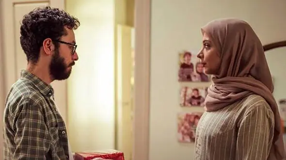 رونمایی از تغییر استایل جذاب فراز مدیری، محمد سریال لحظه گرگ و میش با کلاه باباکرمی/ اصلاً تو خیابون قابل شناسایی نیست+عکس