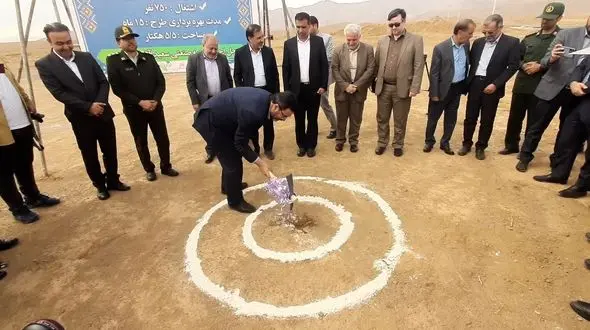 کلنگ کارخانه تولید سرم و دارو در گلپایگان به زمین خورد/ سرمایه گذاری 3هزار میلیارد تومانی بخش خصوصی + فیلم