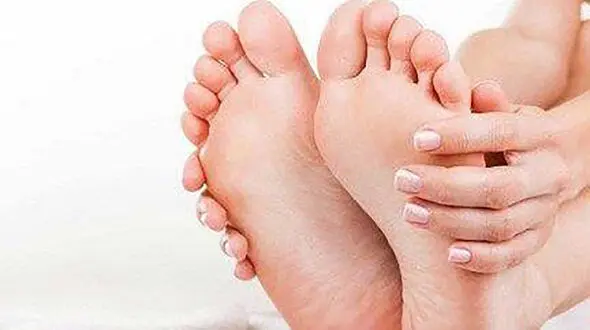 کف پاهایتان را روغن مالی کنید