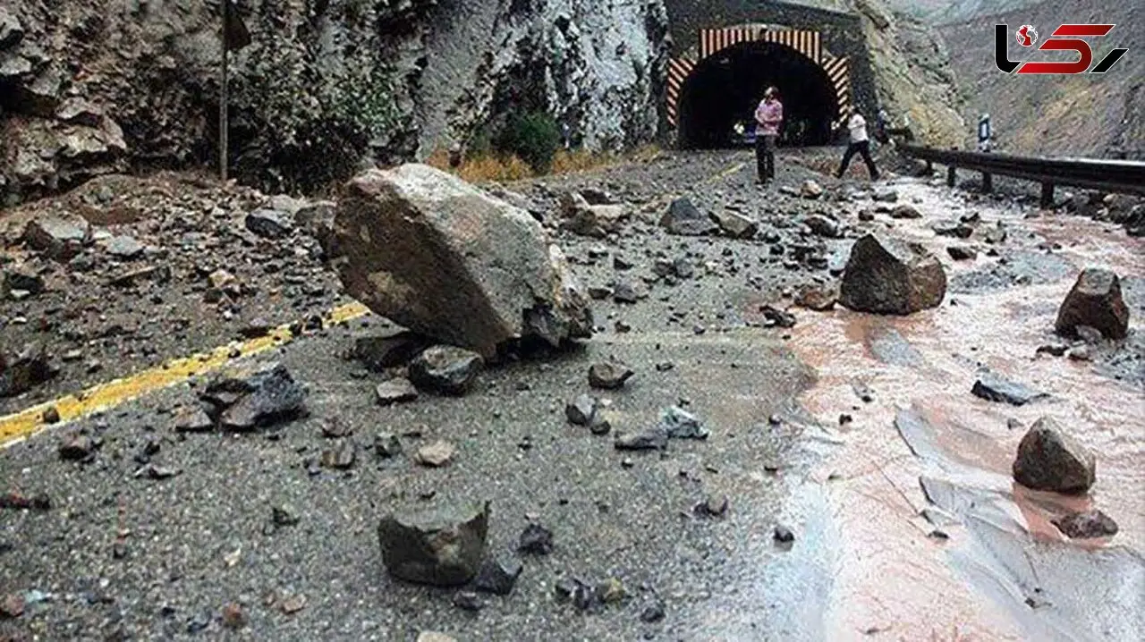 هشدار به مسافران به جاده های شمال / ریزش سنگ در جاده کندوان 