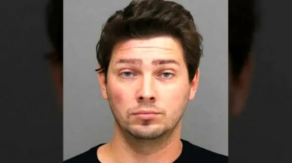 دستگیری وکیل 32 ساله که 4 دختر  15 ساله را آزار و اذیت کرد + عکس