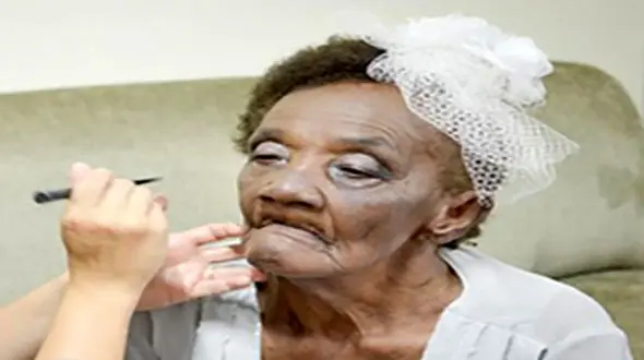 پیردختر 106 ساله لباس عروس پوشید+ تصاویر 