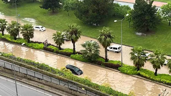 سیل  هولناک در ترکیه/ مدارس برخی مناطق تعطیل شد