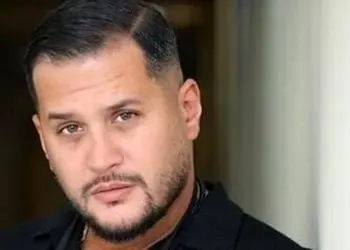 فیلم / سیاوش خیرابی، فریدِ آوای باران : باید زن بگیرم چون ...  بچه رو خیلی دوست دارم... یکی از دلایلی که ازدواج نمیکنم اینه که...