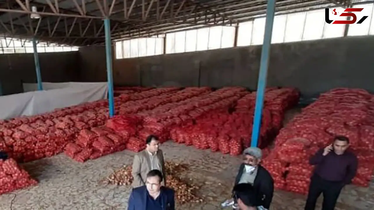 کشف انبار احتکار پیاز در سیرجان