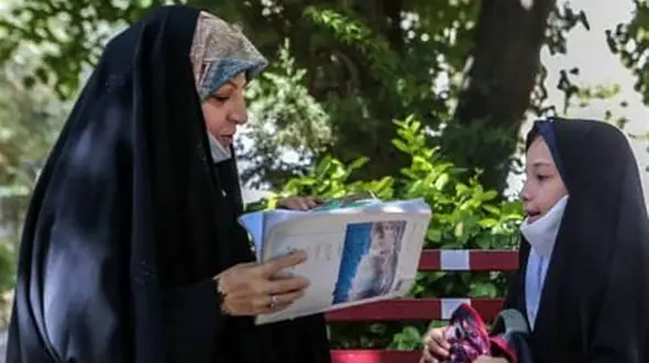 کرونا به خانم معلم فداکار رحم نکرد /  دانش آموزان مادرشان را از دست دادند + عکس