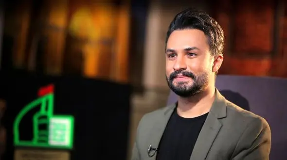 فیلم نوحه‌خوانی مصطفی راغب همزمان با شروع ماه محرم/ صدای سوزناک و دل انگیز !