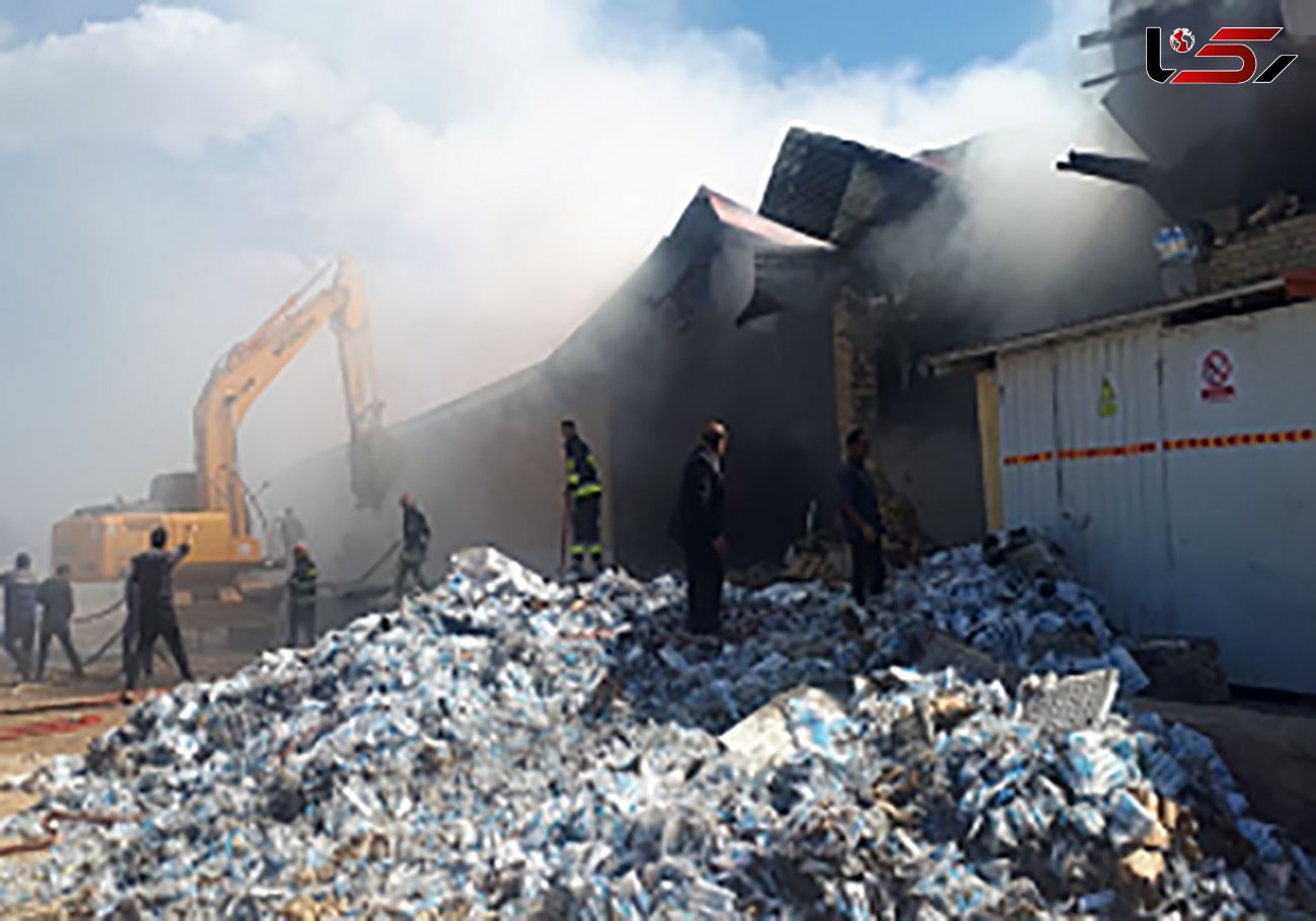  آتش سوزی در کارخانه سرنگ سازی منطقه نصرآباد تفت
