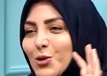 فیلم / المیرا شریفی مقدم: مامانا روز مادر میگن چیزی برام نخرین ... فقط حرفمو گوش کنین ... بعدش قهر میکنن