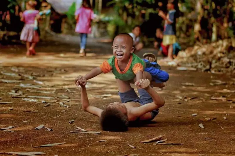 گوناگون