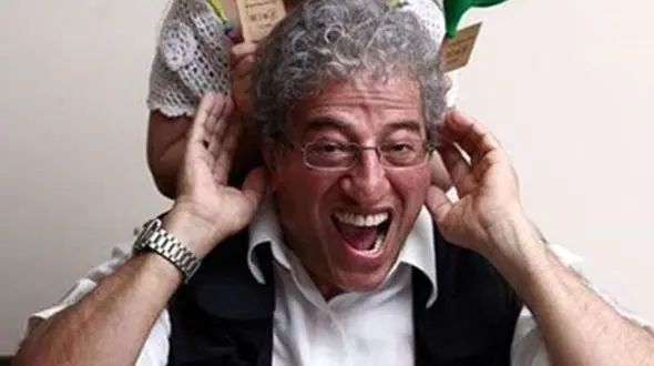  سوپرایز عاشقانه علیرضا خمسه برای همسر جوانش در یک کافه با موزیک و چیدمان درجه یک