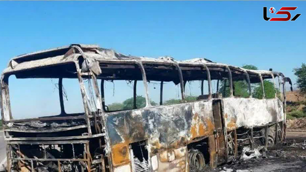 3 عکس وحشتناک از جزغاله شدن اتوبوس مسافربری و تیبا در تصادف وحشتناک / در جاده دهلران رخ داد