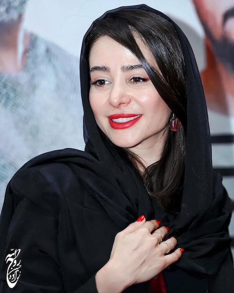 جلیقه مخمل الناز حبیبی
