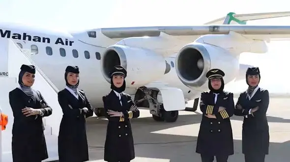 فیلم گفتگو با خلبان زن ایرانی هواپیمای مسافربری / همه کادر پرواز شهر کرد خانم بودند