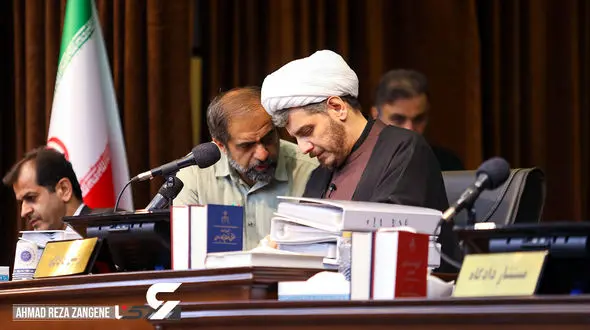 چه کسی افراد مسئله‌دار را در گروهک تروریستی منافقین شکنجه می‌کند؟