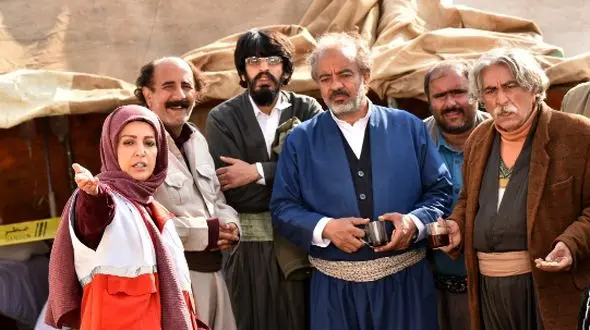 بازیگر جنجالی سریال نون خ در کنار دخترش / ادریس تو واقعیت هم انقد بچه دوسته، خدا حفظش کنه