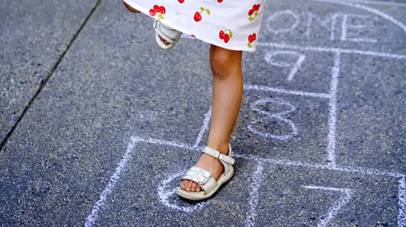 تاثیرات بازی لِی‌لِی و قایم باشک بر شکل گیری شخصیت اجتماعی