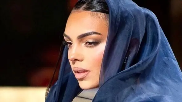عکس/ جورجینا با این استوری به جنجال حضورش در ایران پاسخ داد