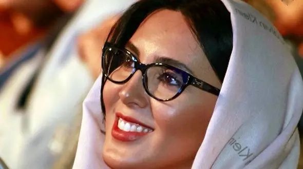 رونمایی لیلا بلوکات از مادر جوان تر از خودش / کی باورش میشه تو این عکس مادر و دختر نشسته اند؟