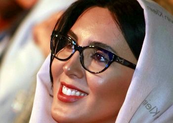 لیلا بلوکات در خانه خود از یک بچه شیر نگهداری میکند!