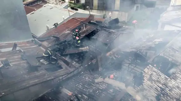 سه باب منزل مسکونی طعمه ی آتش شد/علت در دست بررسی است