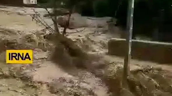 خط آهن تهران شمال زیر آب رفت + فیلم هولناک از سیل وحشت آور