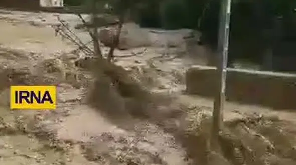 خط آهن تهران شمال زیر آب رفت + فیلم هولناک از سیل وحشت آور