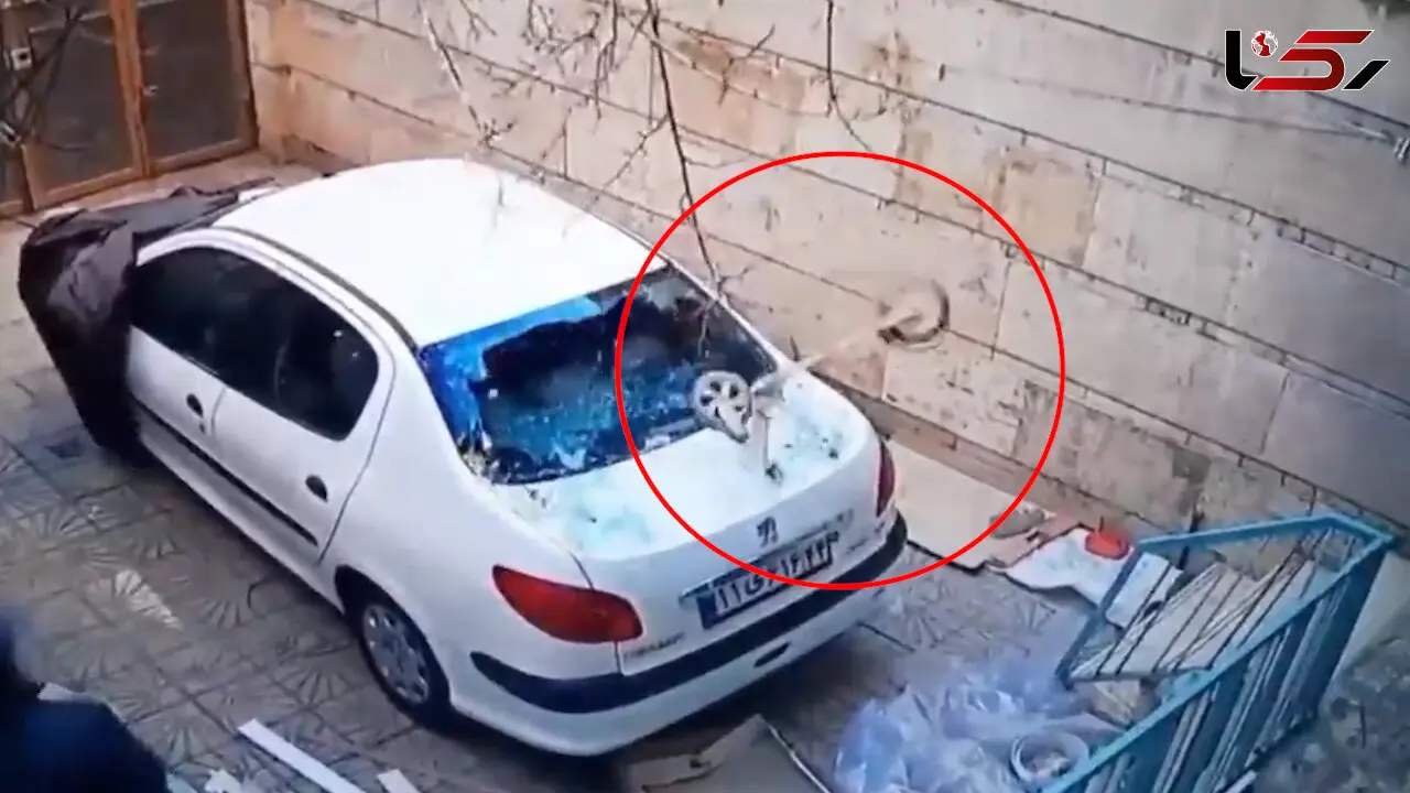 کودک پردردسر شیشه پژو 206 را پوکاند + فیلم 
