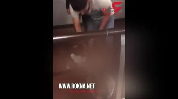 مردم دزد مترو را در مقابل پلیس اذیت کردند !+فیلم