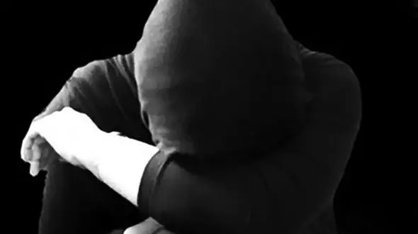 مرگ خودخواسته در دنیای عشق گمشده و بی وفایی/ گریه های کودکانه مادرش را نجات داد