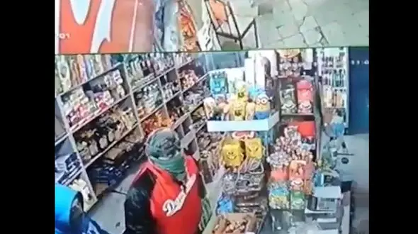 سارقان چاقو کش به سوپرمارکت های مشهد رحم نکردند + فیلم 