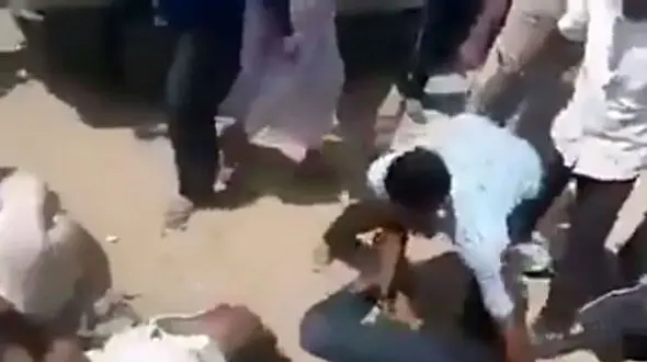 زن روستایی به دروغ گفت 4 مرد او را ... / مردهای روستا انتقام سختی گرفتند + تصاویر