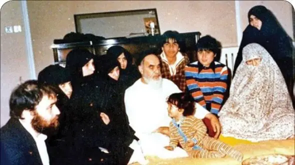 فیلم / نگاهی به زندگی لوکس همسر امام خمینی (نوه وزیر خزانه داری ناصرالدین شاه) در خانه پدری‌شان پیش از ازدواج /  از کالسکه اختصاصی تا یادگیری زبان فرانسه !
