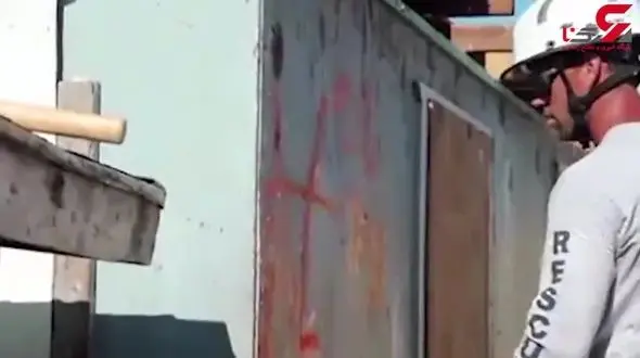 بیرون آوردن اجساد قربانیان طوفان دوریان +فیلم