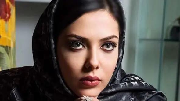 میز عصرانه خوشمزه و اعیانی لیلا اوتادی بازیگر سریال گاندو / از قهوه با آرت خاص تا نانن
کروسان و شکلات و...
