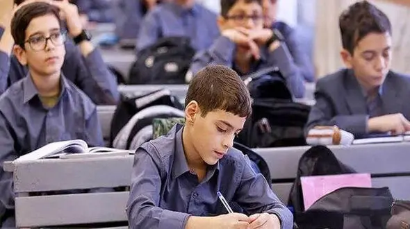 عکس خبرساز یک معلم از برگه امتحان دانش‌آموزانش