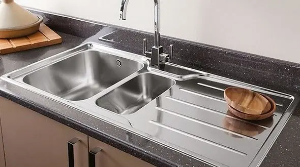 کاربردهای عجیب و باورنکردنی مایع ظرفشویی در خانه داری