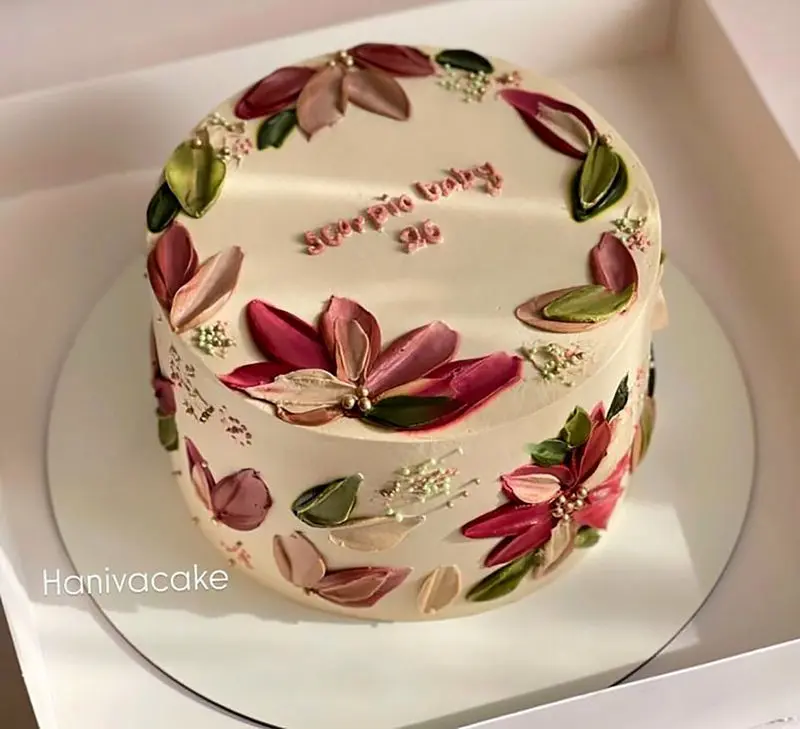 کیک تولد خانمانه