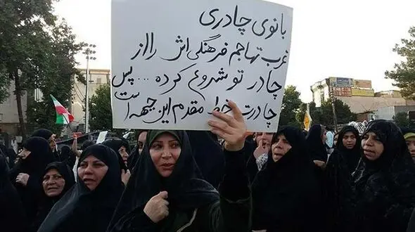 اسلام نگاه جنسی به زن در اجتماع را برنمی‌تابد 