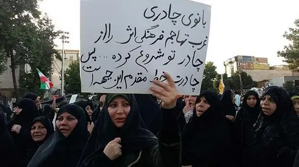 اسلام نگاه جنسی به زن در اجتماع را برنمی‌تابد 