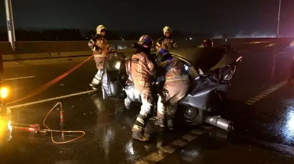 عکس حمام خون در آزادراه قم تهران / 3 بامدادی قتلگاه دختر 20 ساله