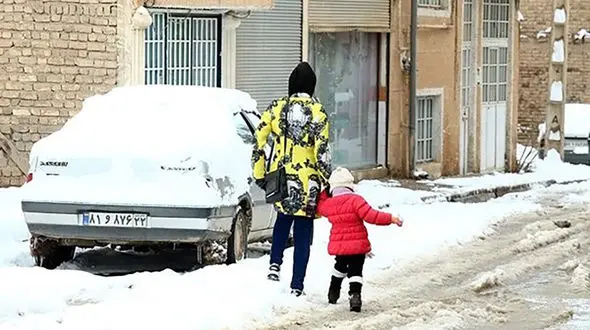 فیلمی زیبا از بارش سنگین برف در مریوان / هم اکنون