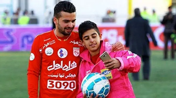 توافق پنهانی پرسپولیس با سروش رفیعی