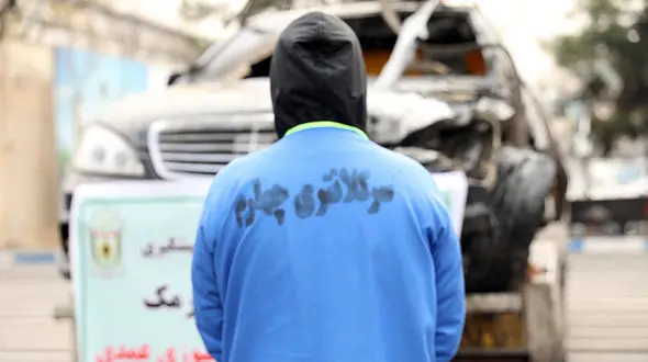 این جوان خودروهای لاکچری تهرانی ها را به آتش می کشید + فیلم