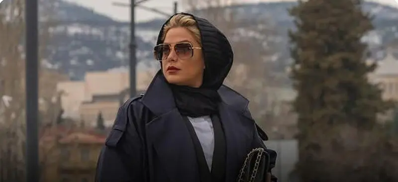 طناز طباطبایی